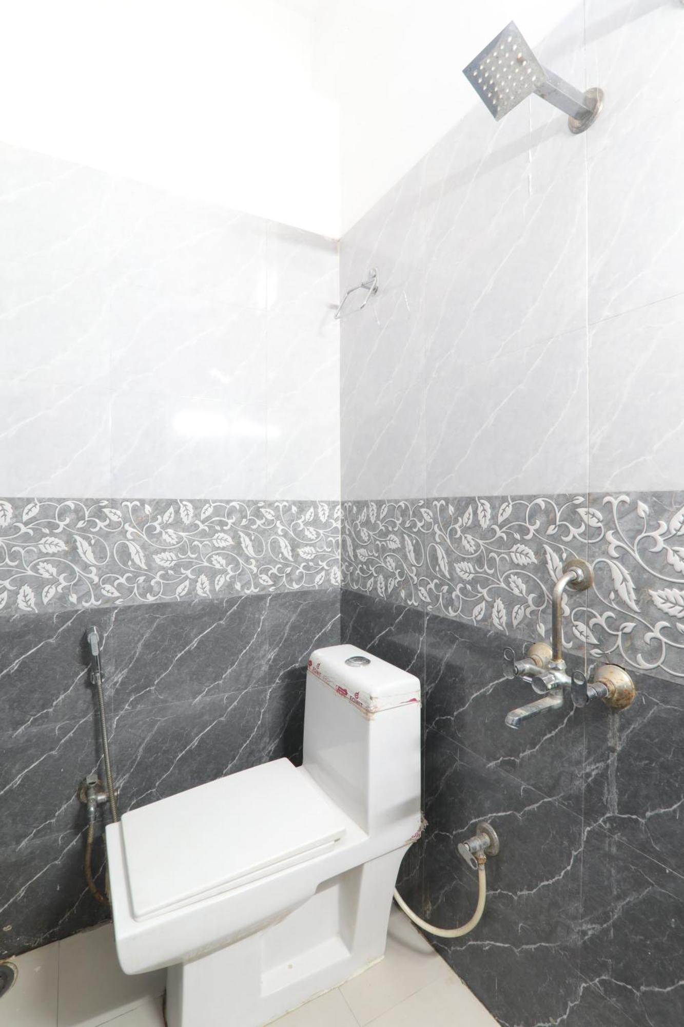 Budget Friendly Metro Regency Lucknow Exterior photo