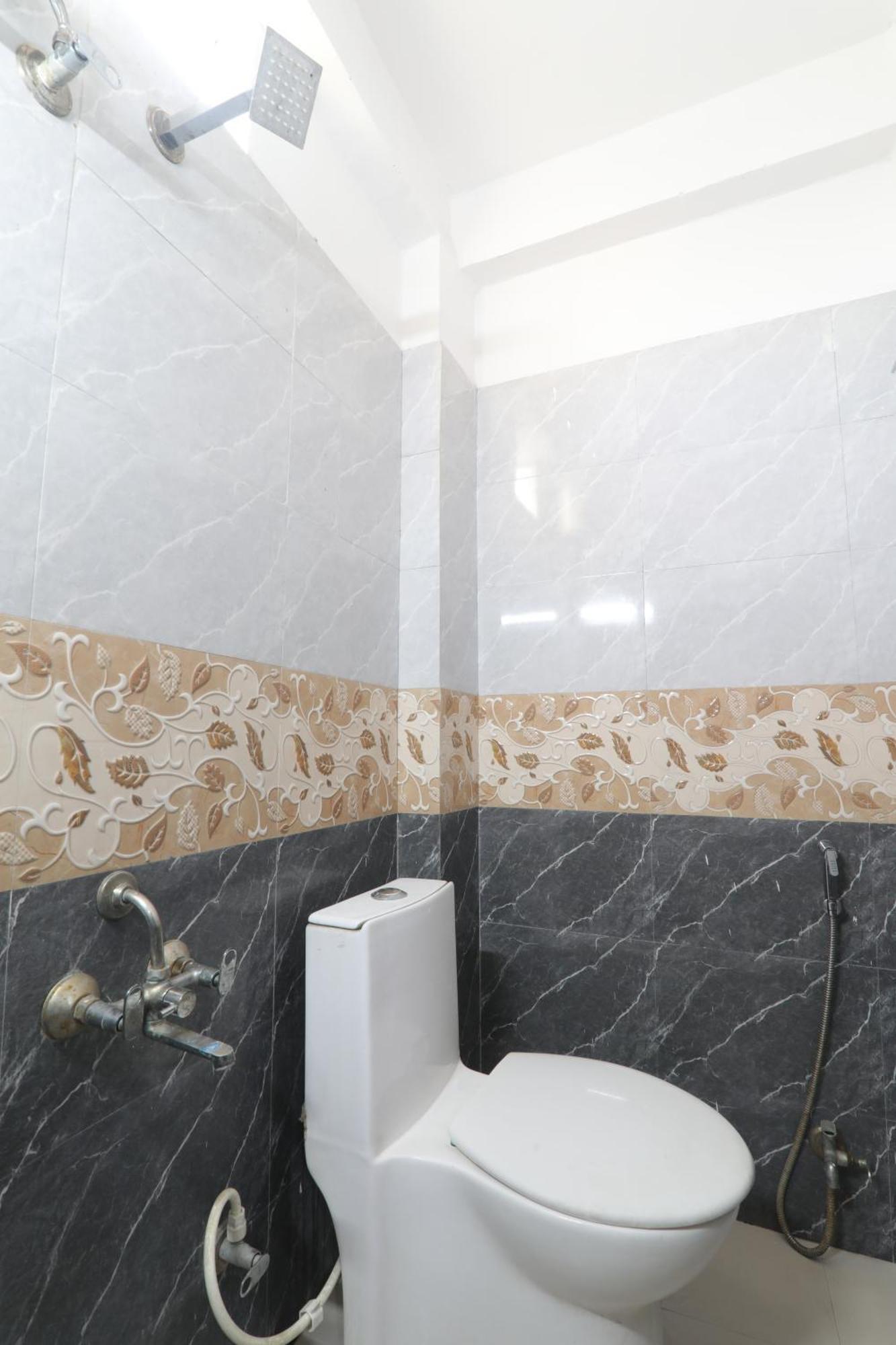 Budget Friendly Metro Regency Lucknow Exterior photo