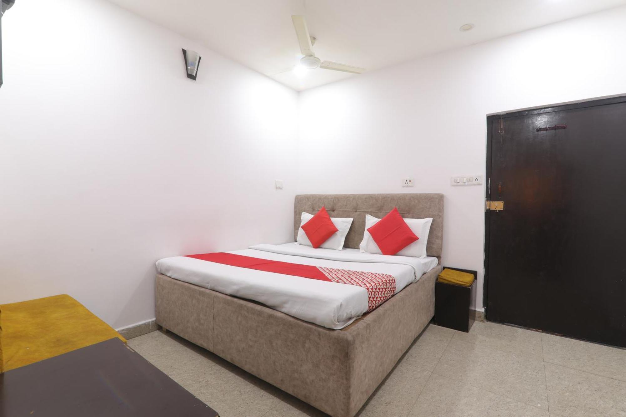Budget Friendly Metro Regency Lucknow Exterior photo