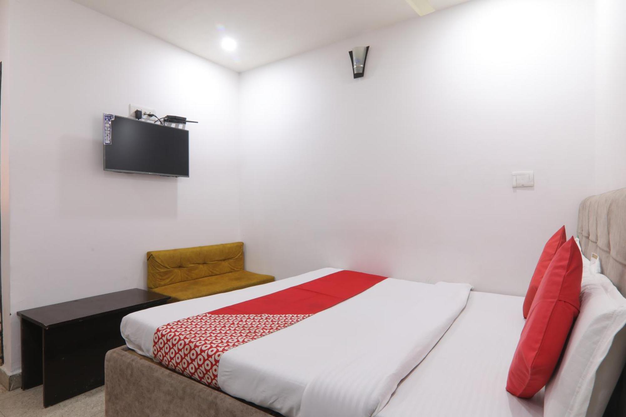 Budget Friendly Metro Regency Lucknow Exterior photo