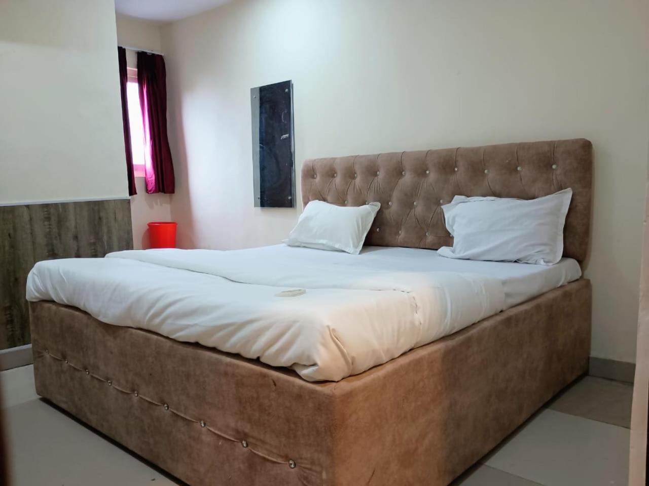 Budget Friendly Metro Regency Lucknow Exterior photo