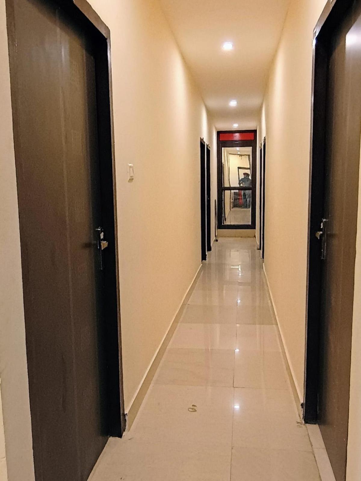 Budget Friendly Metro Regency Lucknow Exterior photo