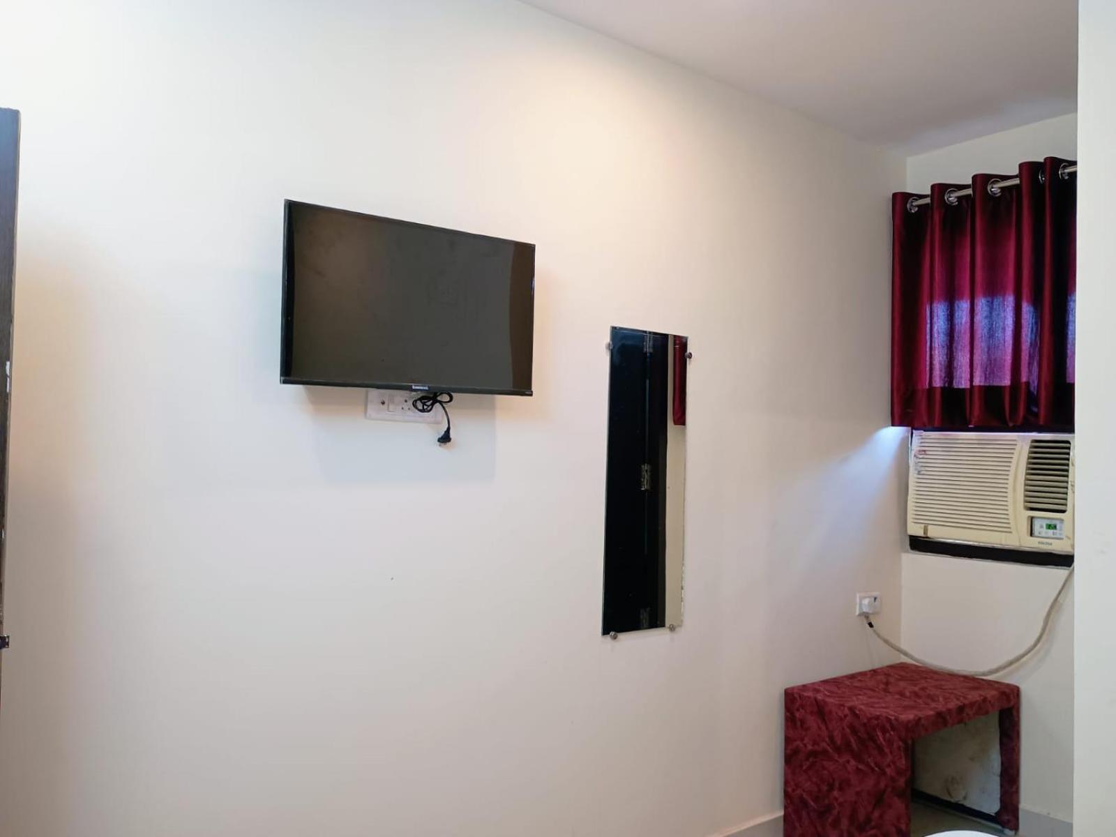 Budget Friendly Metro Regency Lucknow Exterior photo