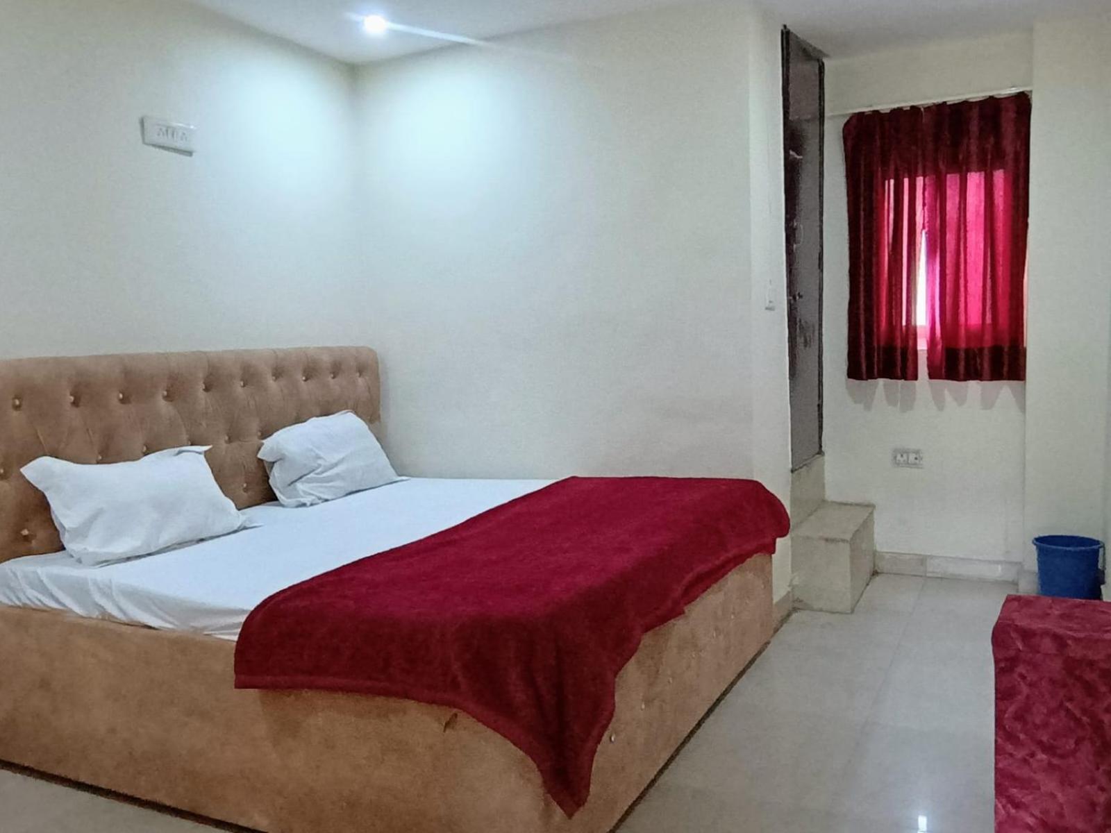 Budget Friendly Metro Regency Lucknow Exterior photo